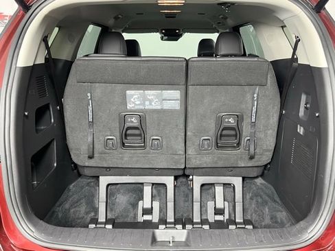 Used 2024 Kia Carnival EX FWD image 28