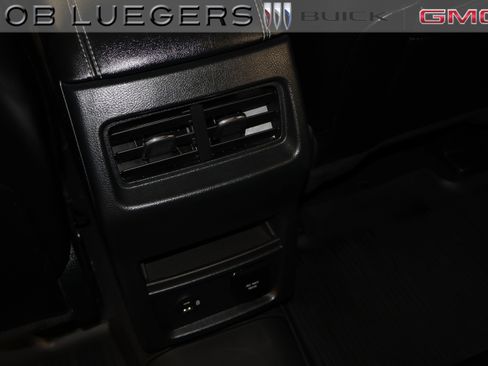 Used 2022 Ford Edge Titanium image 15