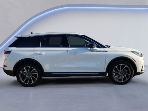 Used 2024 Lincoln Corsair FWD w/ Equipment Group 101A image 2