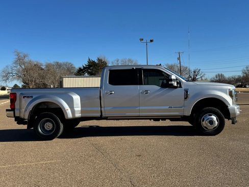Used 2019 Ford F350 Lariat w/ Lariat Ultimate Package image 4
