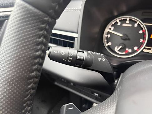 New 2026 Mitsubishi Outlander SE image 12