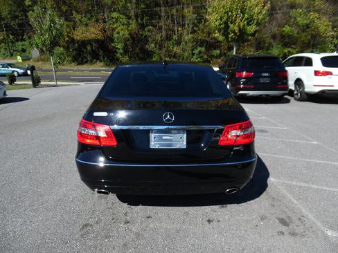 Used 2011 Mercedes-Benz E 350 4MATIC Sedan image 4