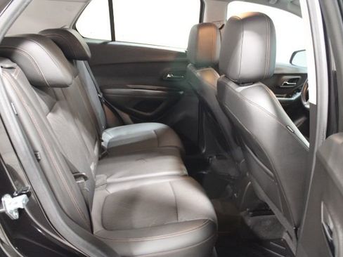 Used 2022 Chevrolet Trax LT w/ LT Convenience Package image 28