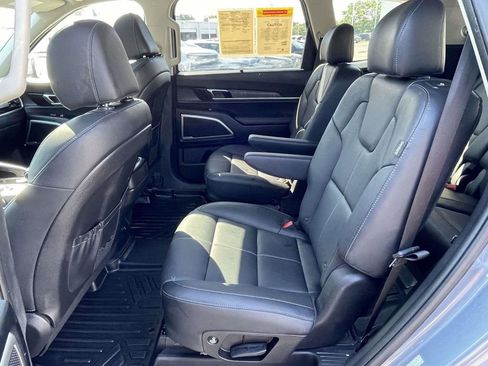 Used 2023 Kia Telluride EX w/ EX Captain's Chair Package FWD image 14