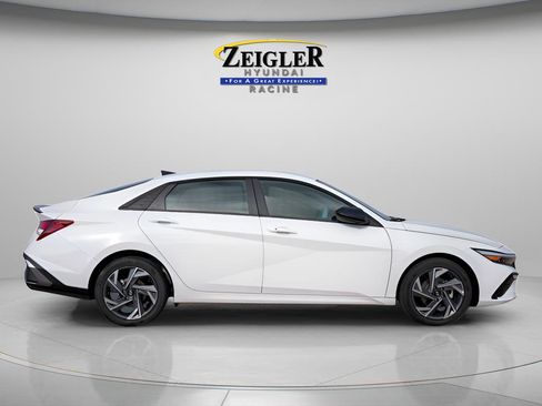 New 2025 Hyundai Elantra Sport FWD image 10