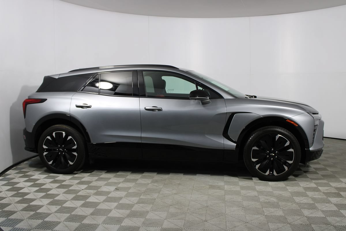 Used 2024 Chevrolet Blazer EV RS RWD image 38