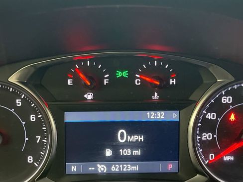 Used 2024 GMC Terrain SLT image 15