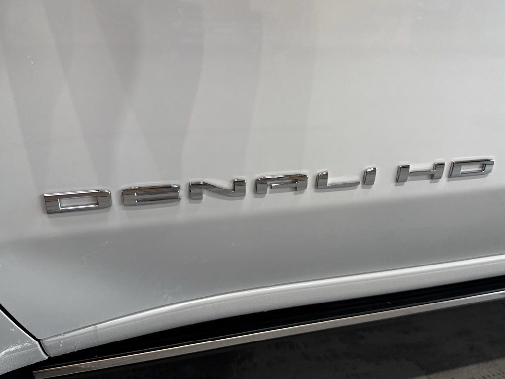 New 2026 GMC Sierra 3500 Denali Ultimate AWD/4WD image 12