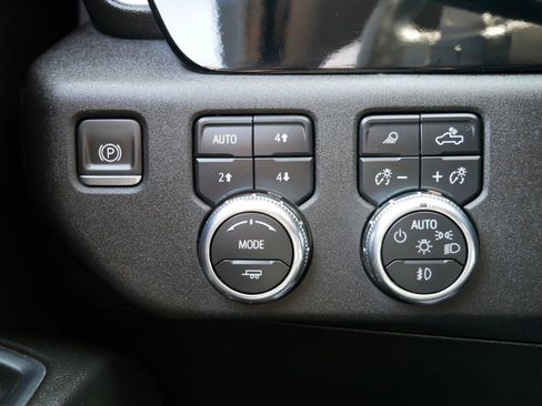 Used 2024 GMC Sierra 1500 Elevation w/ Elevation Premium Package AWD/4WD image 29