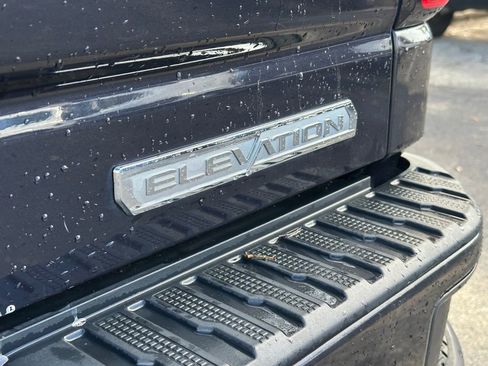 Used 2022 GMC Sierra 1500 Elevation image 14