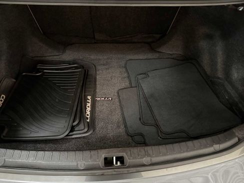 Used 2013 Toyota Corolla LE image 24