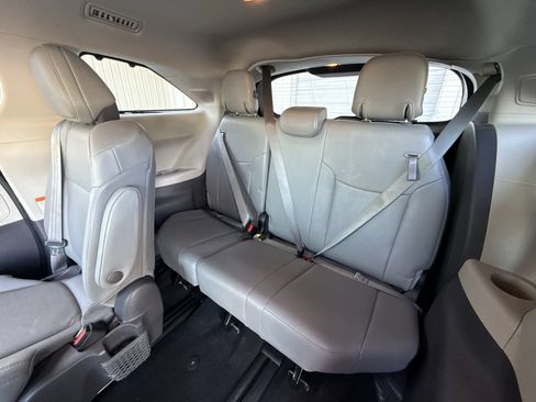 Certified 2021 Toyota Sienna Limited FWD image 26