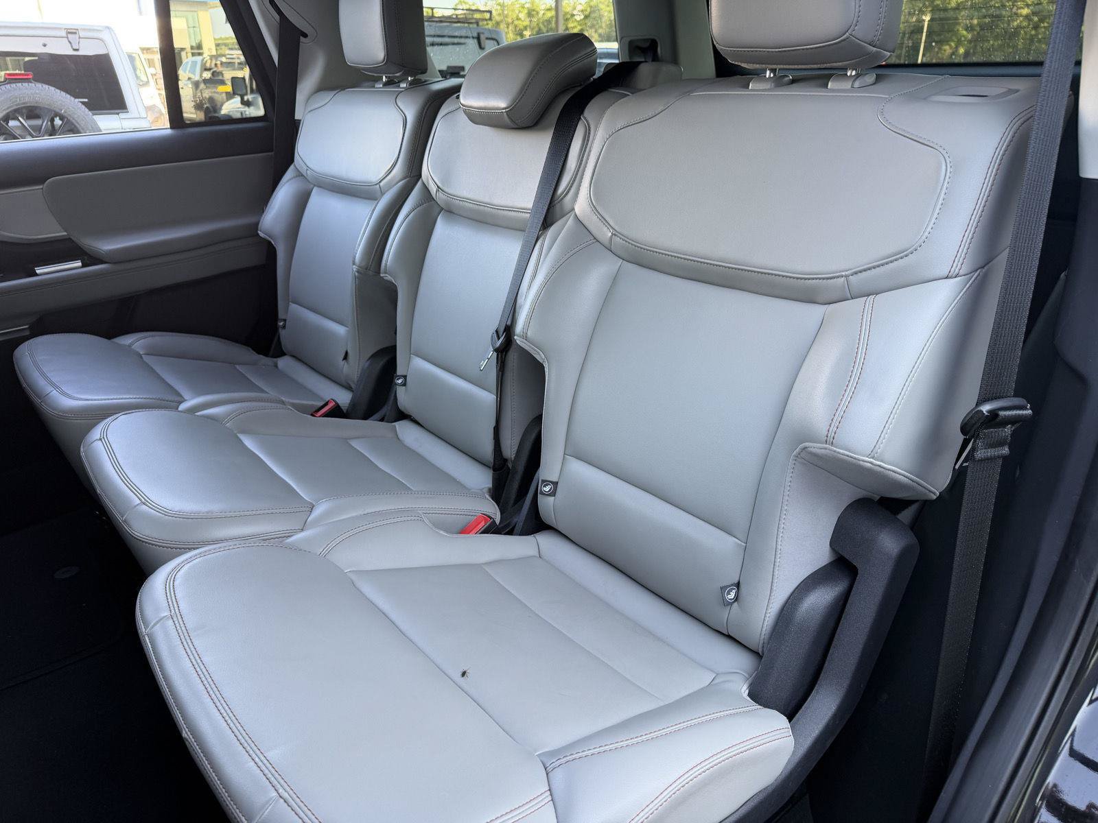 Used 2025 Ford Expedition Active AWD/4WD image 20