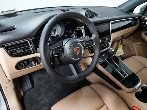 New 2026 Porsche Macan S image 4