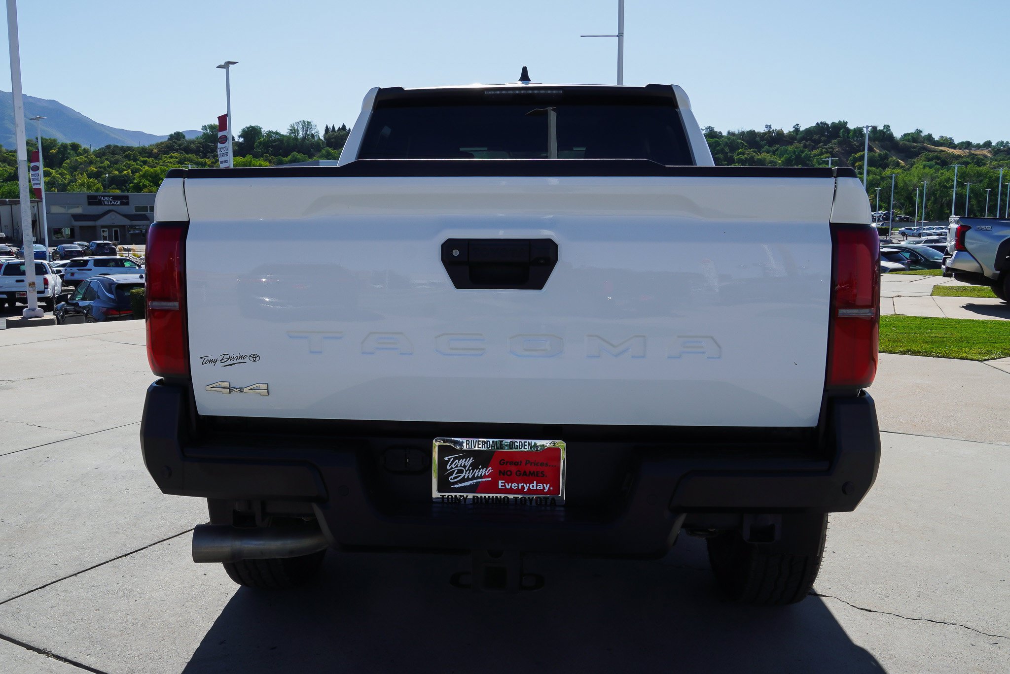 Certified 2024 Toyota Tacoma SR w/ SR Upgrade Package AWD/4WD image 7