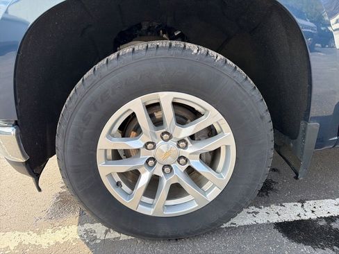 Used 2021 Chevrolet Silverado 1500 LT w/ Z71 Off-Road Package AWD/4WD image 18