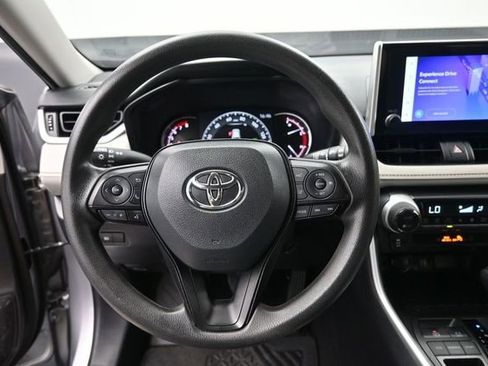 Used 2025 Toyota RAV4 XLE FWD image 7