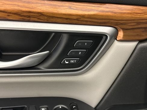 Used 2018 Honda CR-V Touring image 22