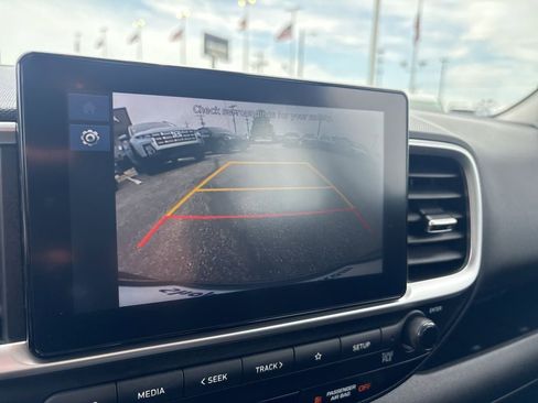 Certified 2024 Hyundai Venue SEL FWD image 18