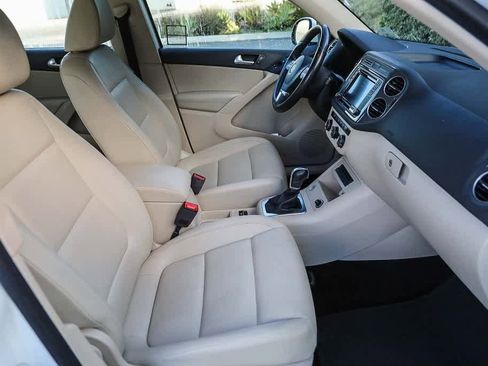 Used 2017 Volkswagen Tiguan S image 15
