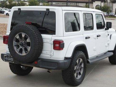 Used 2019 Jeep Wrangler Unlimited Sahara image 6