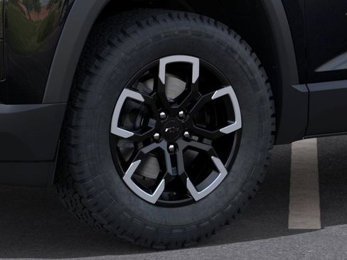 New 2026 Chevrolet Equinox ACTIV w/ Convenience Package III FWD image 9