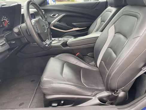 Used 2023 Chevrolet Camaro LT RWD image 13