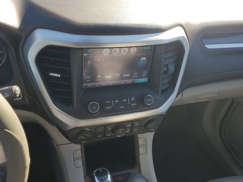 Used 2018 GMC Acadia SLT image 25