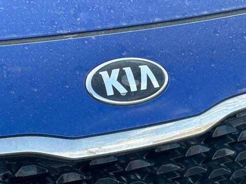 Used 2017 Kia Forte S FWD image 10