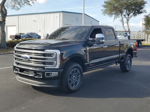 Certified 2025 Ford F250 Platinum w/ Platinum Plus Package image 2