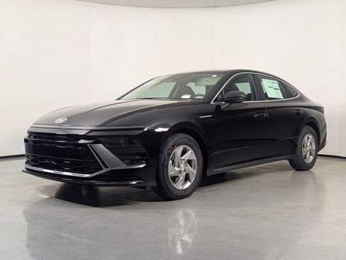 New 2026 Hyundai Sonata SE FWD image 3