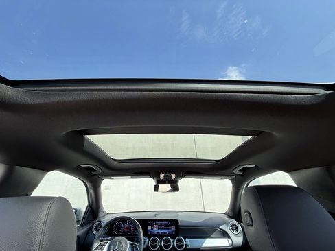 Used 2024 Mercedes-Benz GLB 250 image 7