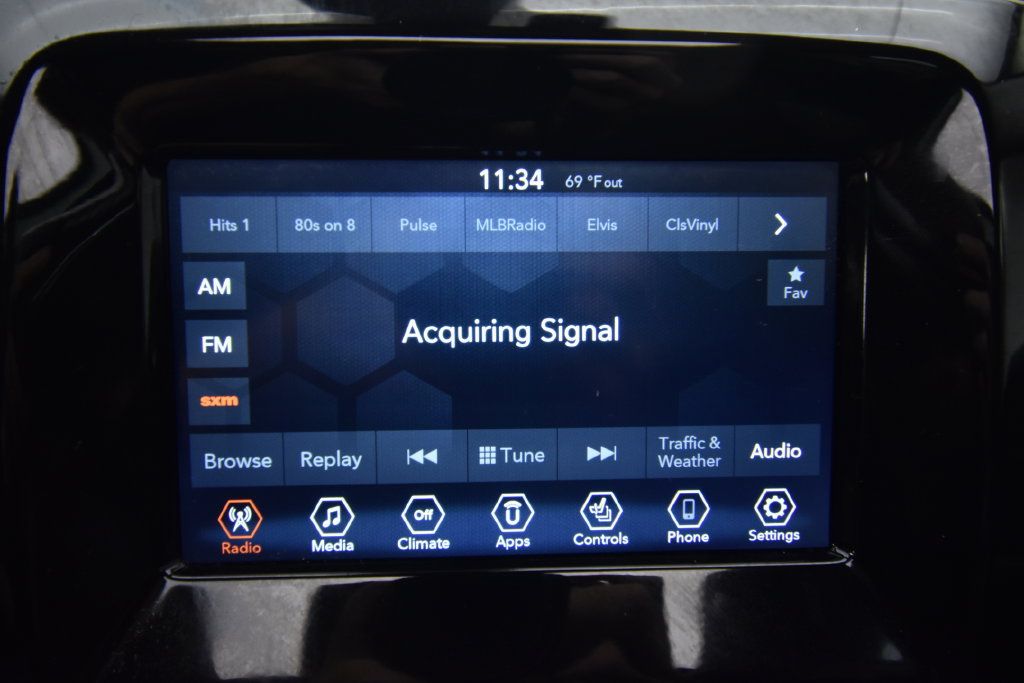Used 2021 Jeep Compass Latitude w/ Sun and Sound Group AWD/4WD image 12