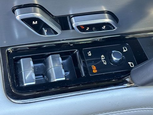 Used 2024 Land Rover Range Rover Sport SE image 15