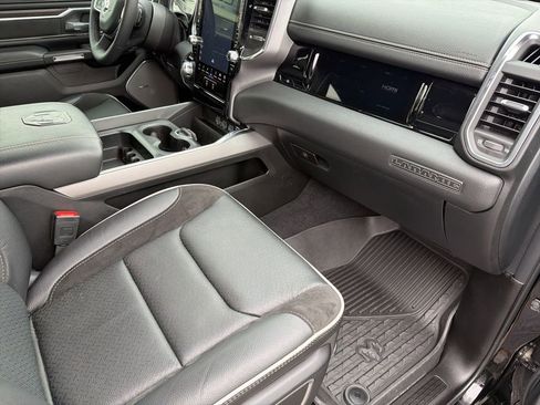 Used 2025 RAM 1500 Laramie w/ Night Edition image 30