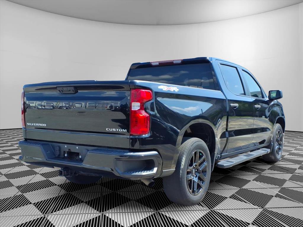 Used 2023 Chevrolet Silverado 1500 Custom AWD/4WD image 28
