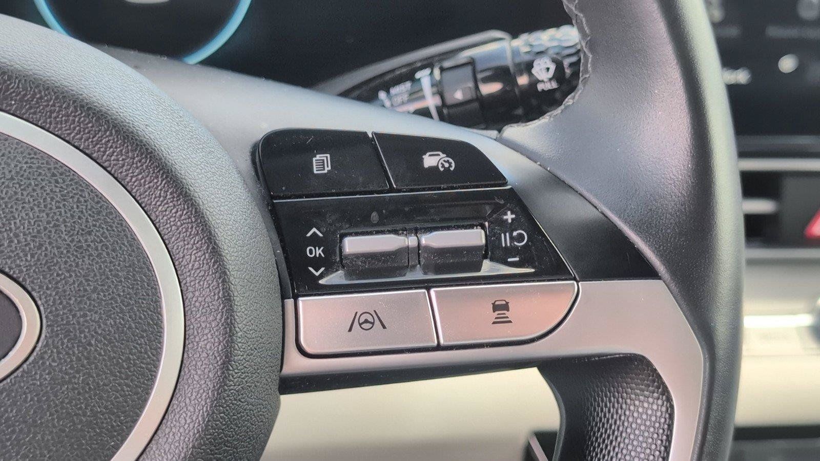Used 2024 Hyundai Elantra Limited FWD image 30