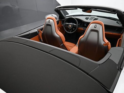 Certified 2026 Porsche 911 Carrera RWD image 26