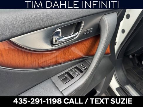 Used 2010 INFINITI FX35 AWD w/ Navigation Pkg image 9