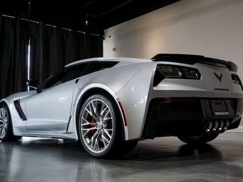 Used 2016 Chevrolet Corvette Z06 w/ 3LZ Preferred Equipment Group RWD image 35