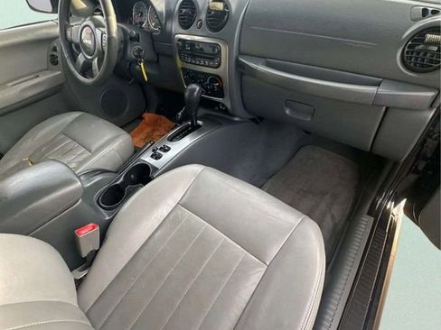 Used 2006 Jeep Liberty Renegade w/ Luxury Group image 5