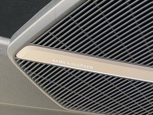 Used 2018 Audi Q5 2.0T Premium Plus w/ Premium Plus Package image 21