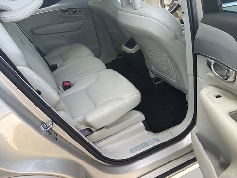 Used 2016 Volvo XC90 T5 Momentum AWD/4WD image 32
