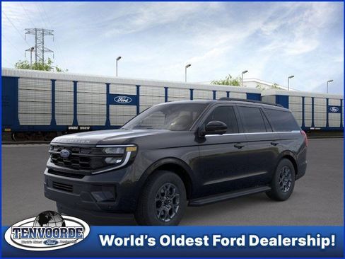 New 2026 Ford Expedition Active image 1