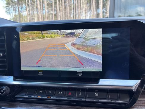 Used 2025 Chevrolet Silverado 1500 LT image 38