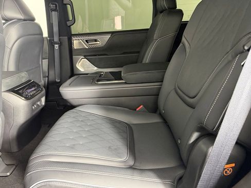 Used 2025 INFINITI QX80 Autograph w/ Autograph Exterior Package AWD/4WD image 28