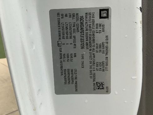 Used 2018 Chevrolet Express 2500 image 23