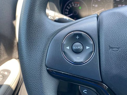 Used 2022 Honda HR-V LX image 18