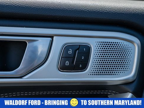 Used 2023 Ford Explorer Limited w/ Limited Technology Package AWD/4WD image 43