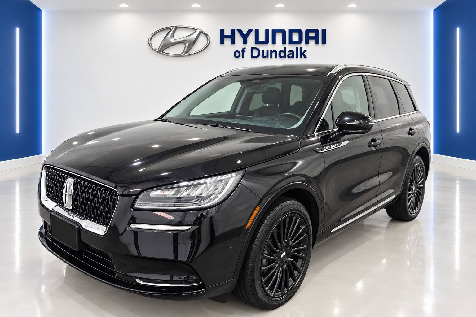 Used 2022 Lincoln Corsair Reserve w/ Luxury Package AWD/4WD image 3